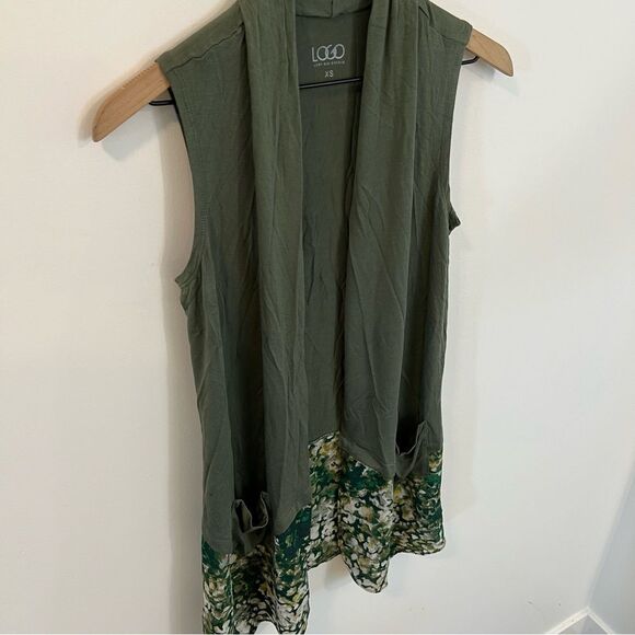 NWOT Logo by Lori Goldstein Knit Vest with Printed Trim and Pockets | Size XXS - Picture 3 of 8
